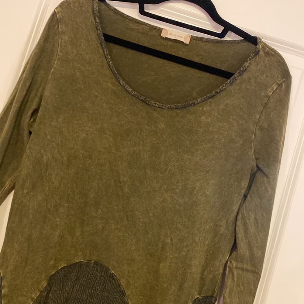 Altar’dstate top. Medium. Worn maybe once or twice